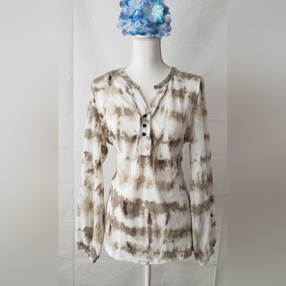 AMERICAN RAG Framed Henley Tie Dye Top